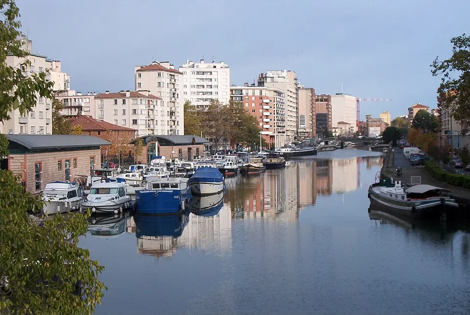 Obrázok: Yelles · CC BY-SA 3.0 port Saint-Sauveur