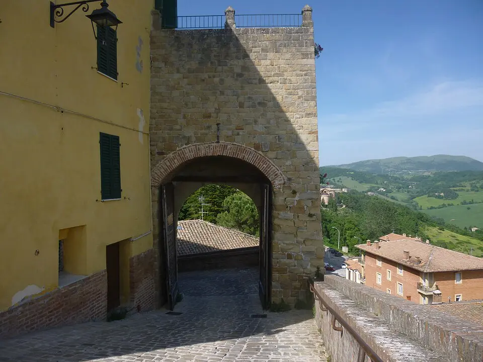 Porta Caterina Cibo