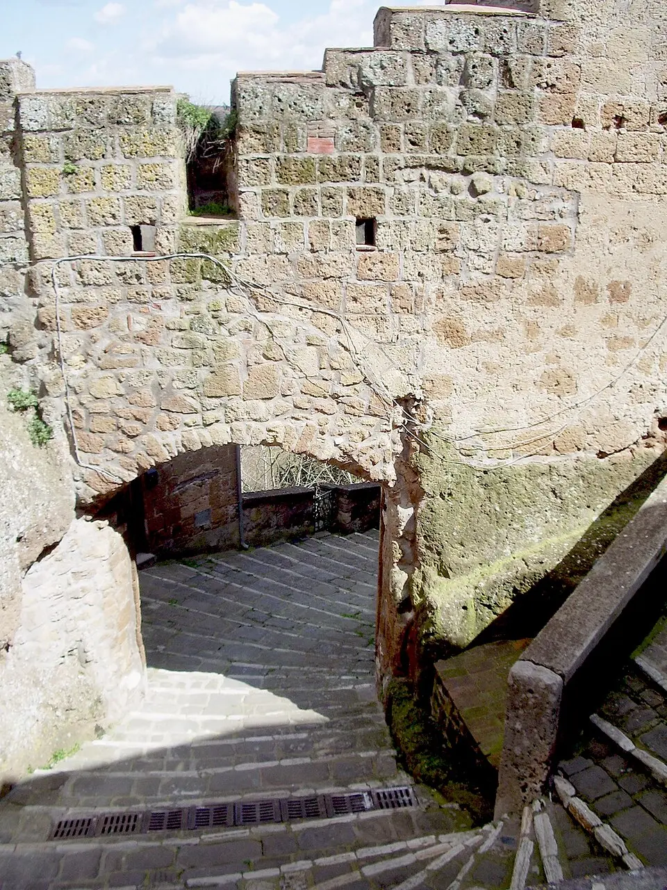 Bild: Matteo Vinattieri · CC BY 3.0 mura di Pitigliano