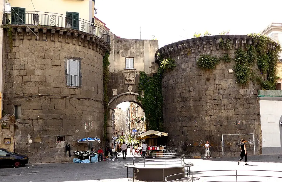 Porta Nolana