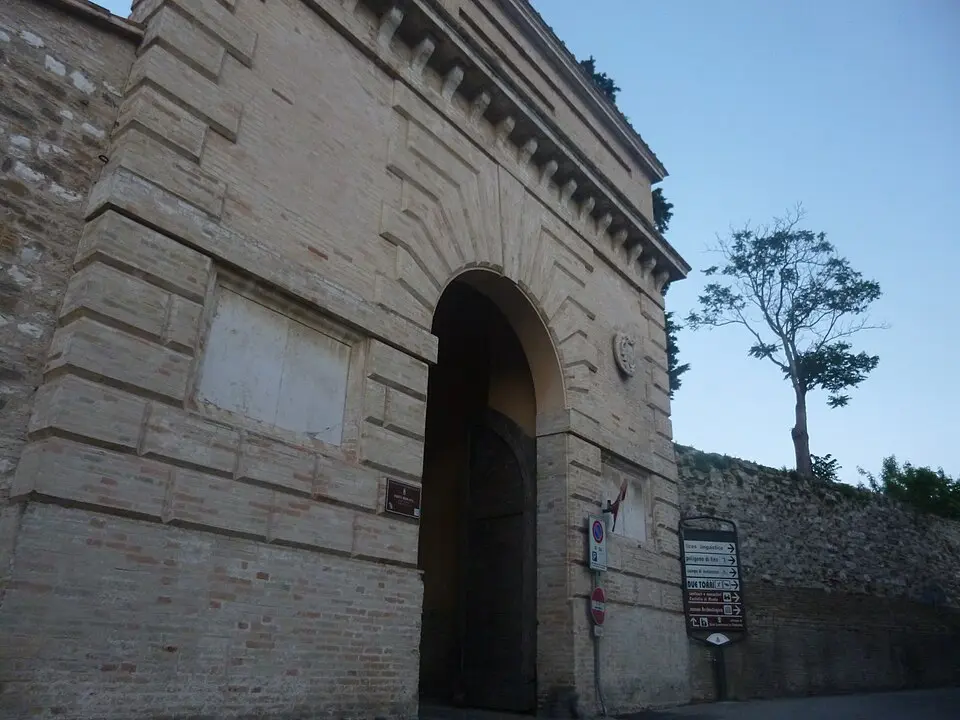 Porta romana di San Lorenzo