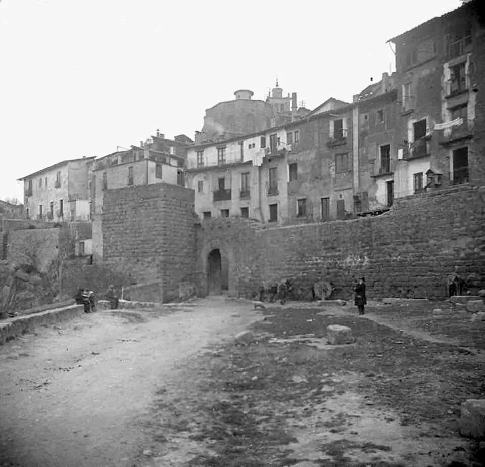 Puerta de Barcelona (Cardona)