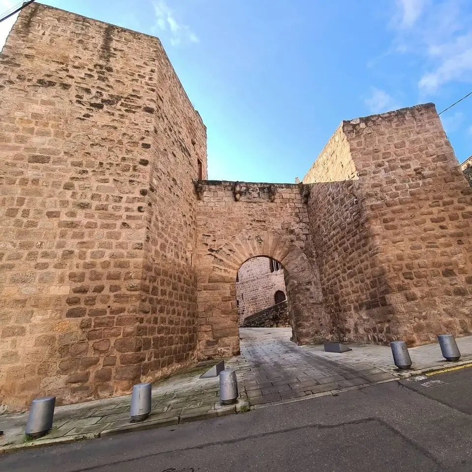 Obrázok: Beusson · CC BY-SA 4.0 Puerta de Graells