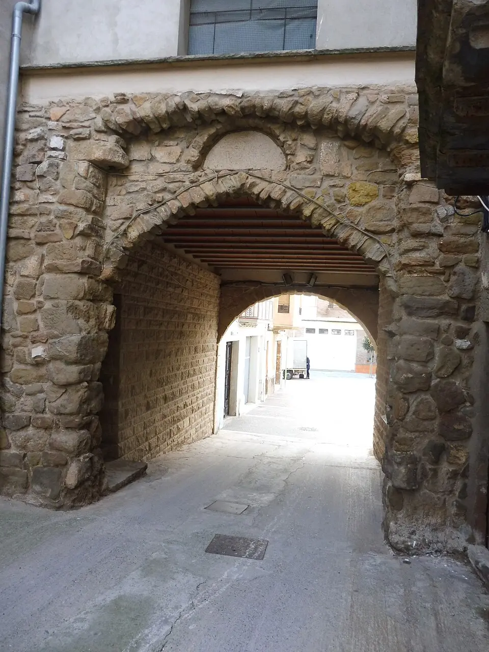 Porta al final del carrer de l'Església