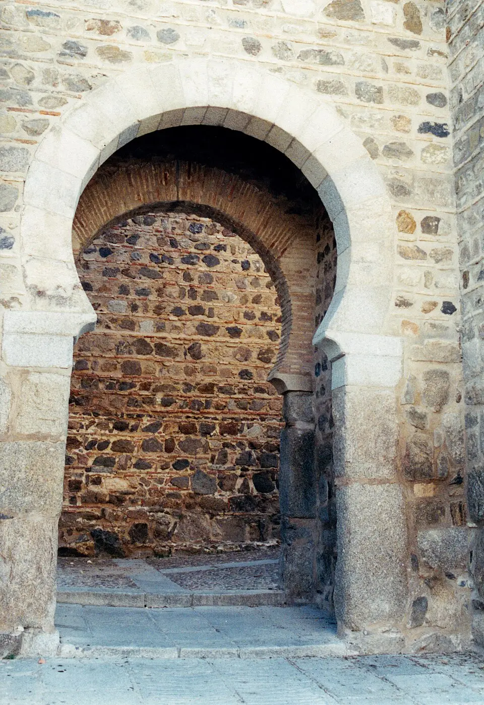 Puerta de Alcántara