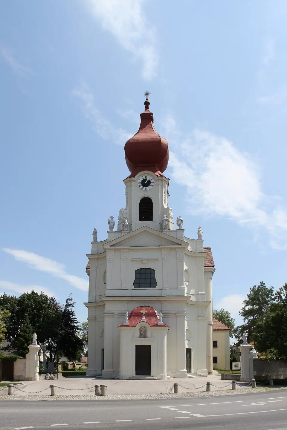 Obrázek: C.Stadler/Bwag · CC BY-SA 3.0 Pfarrkirche Pottendorf
