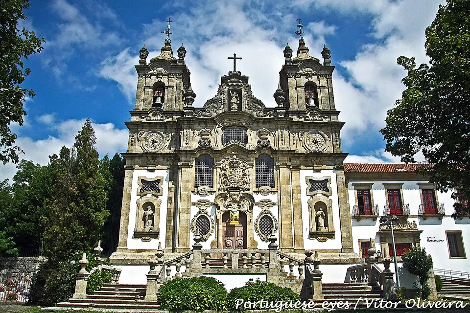 Mosteiro de Santa Marinha da Costa