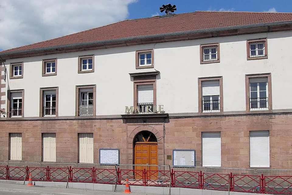 Image: Rauenstein · CC BY-SA 3.0 Pouxeux