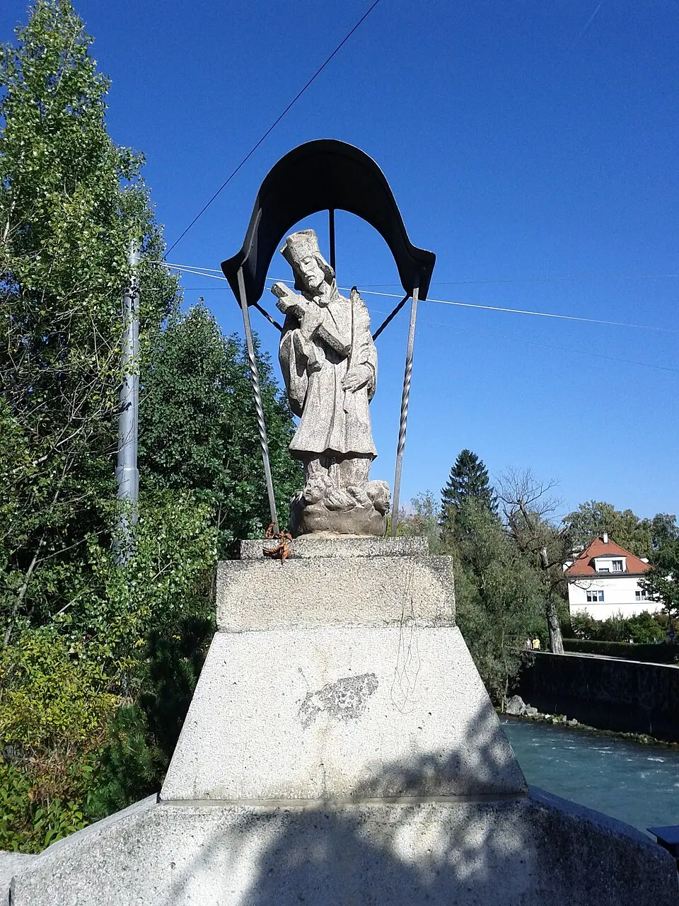 Figurenbildstock hl. Johannes Nepomuk u. Geländer