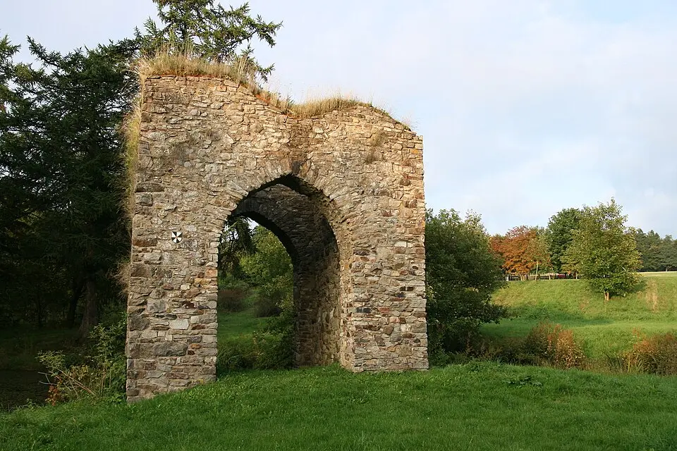 Bild: El tommo · CC0 Burg Steinebach