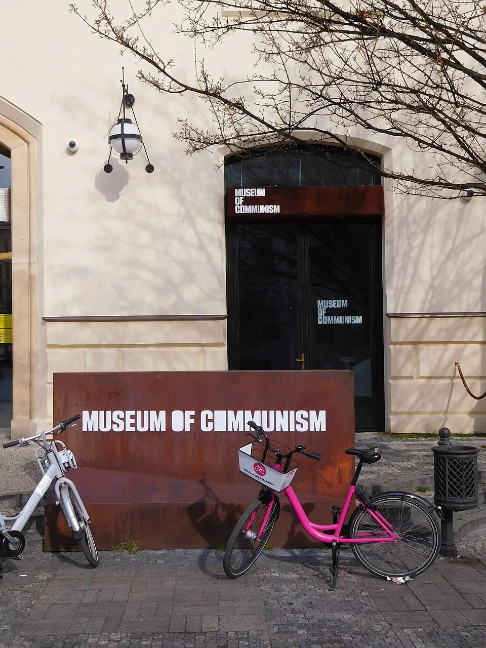 Image: JiriMatejicek · CC BY-SA 3.0 Museum of Communism