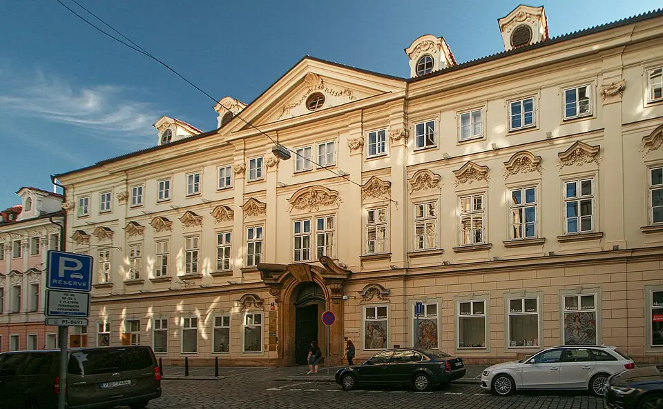 Kounic Palace (New Town)