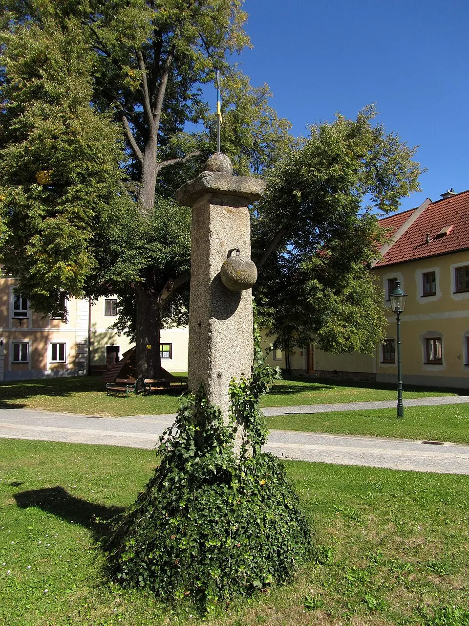 Bild: Duke of W4 (talk) · CC BY 3.0 Pranger Hirschbach