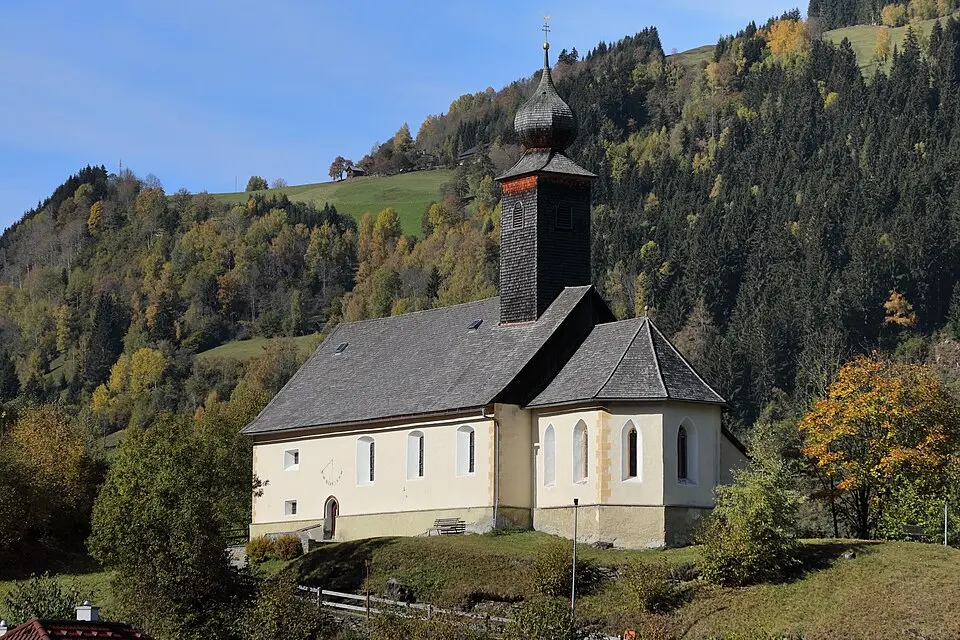 Kath. Pfarrkirche hll. Primus und Felizian mit ehem Friedhofsfläche