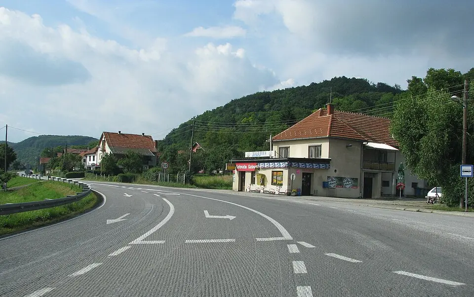 Obrázek: Ex13 · CC BY-SA 3.0 Presečno