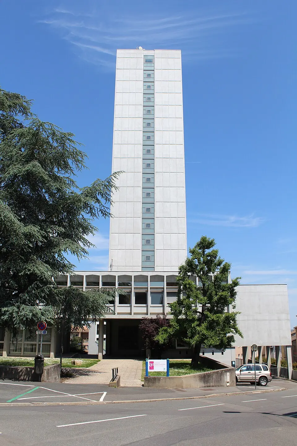tour des Archives départementales de Saône-et-Loire