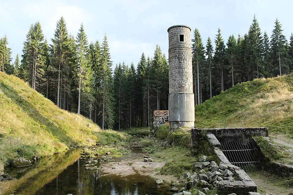 Talsperre an der Weißen Desse