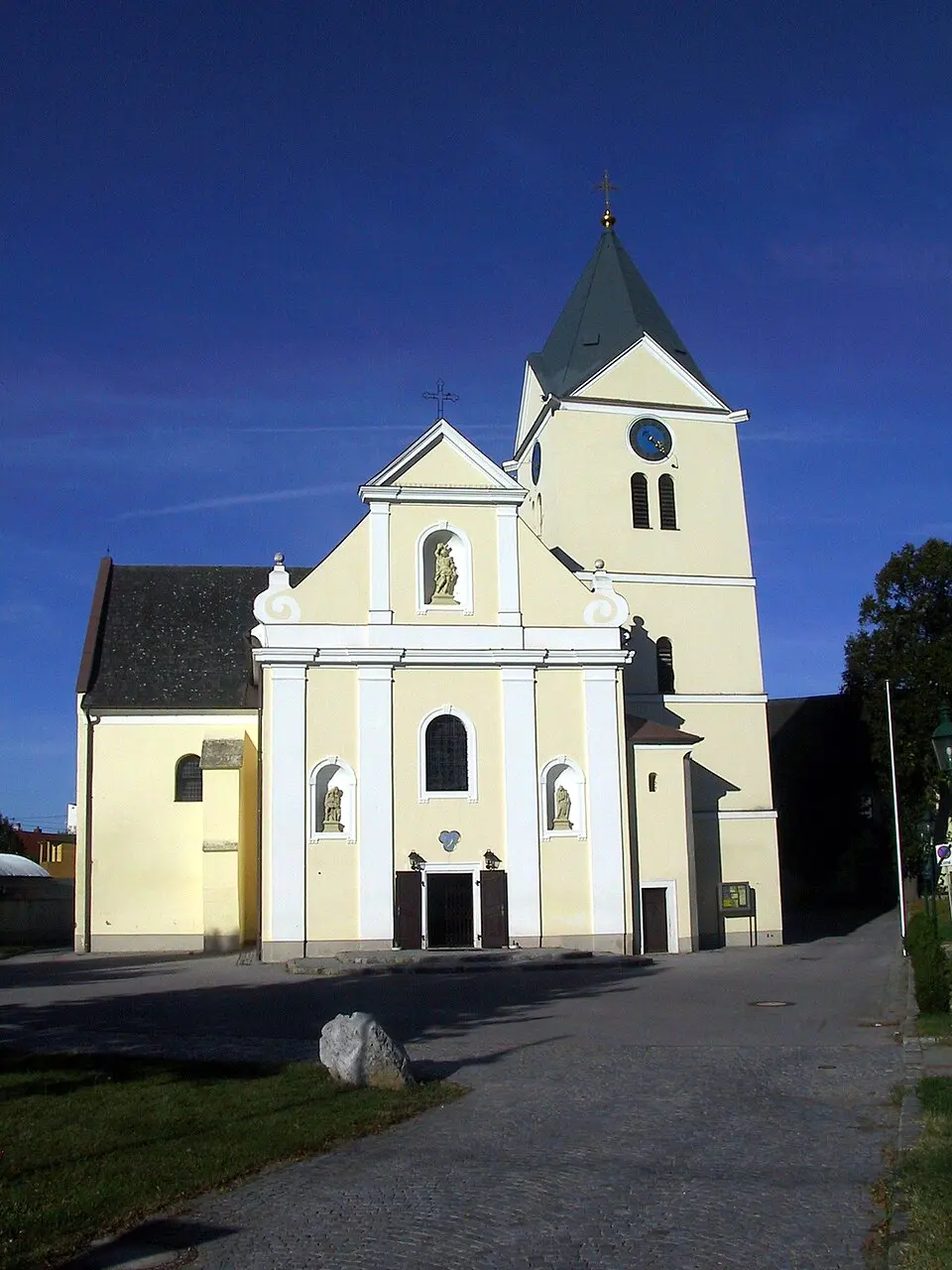 Kath. Pfarrkirche Mariae Himmelfahrt