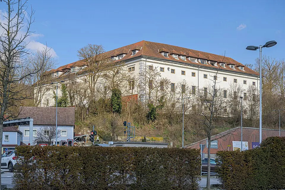 Immagine: Isiwal · CC BY-SA 4.0 Schloss Puchenau