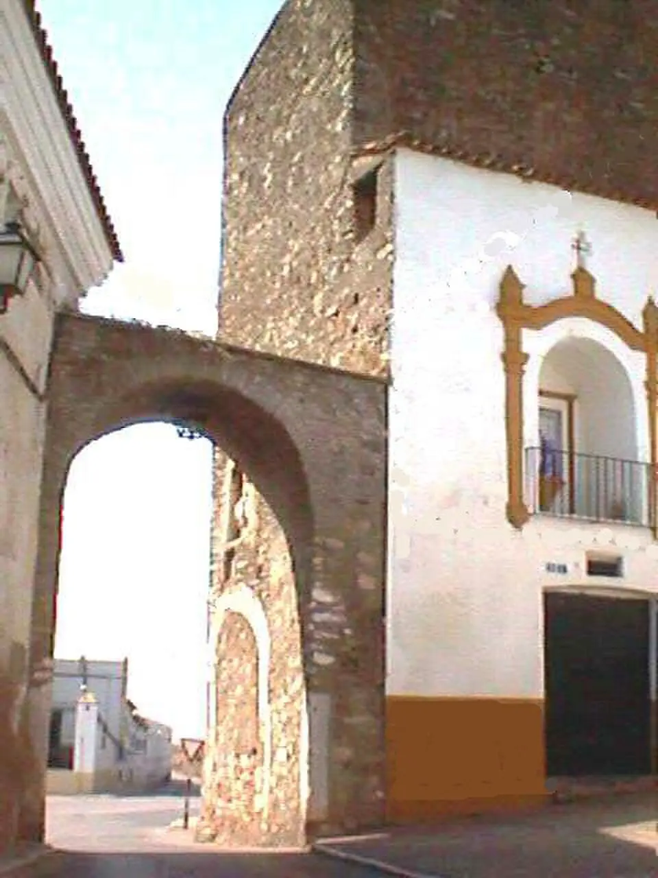 Bild: Pederseguro · Public domain Arco del Cubo