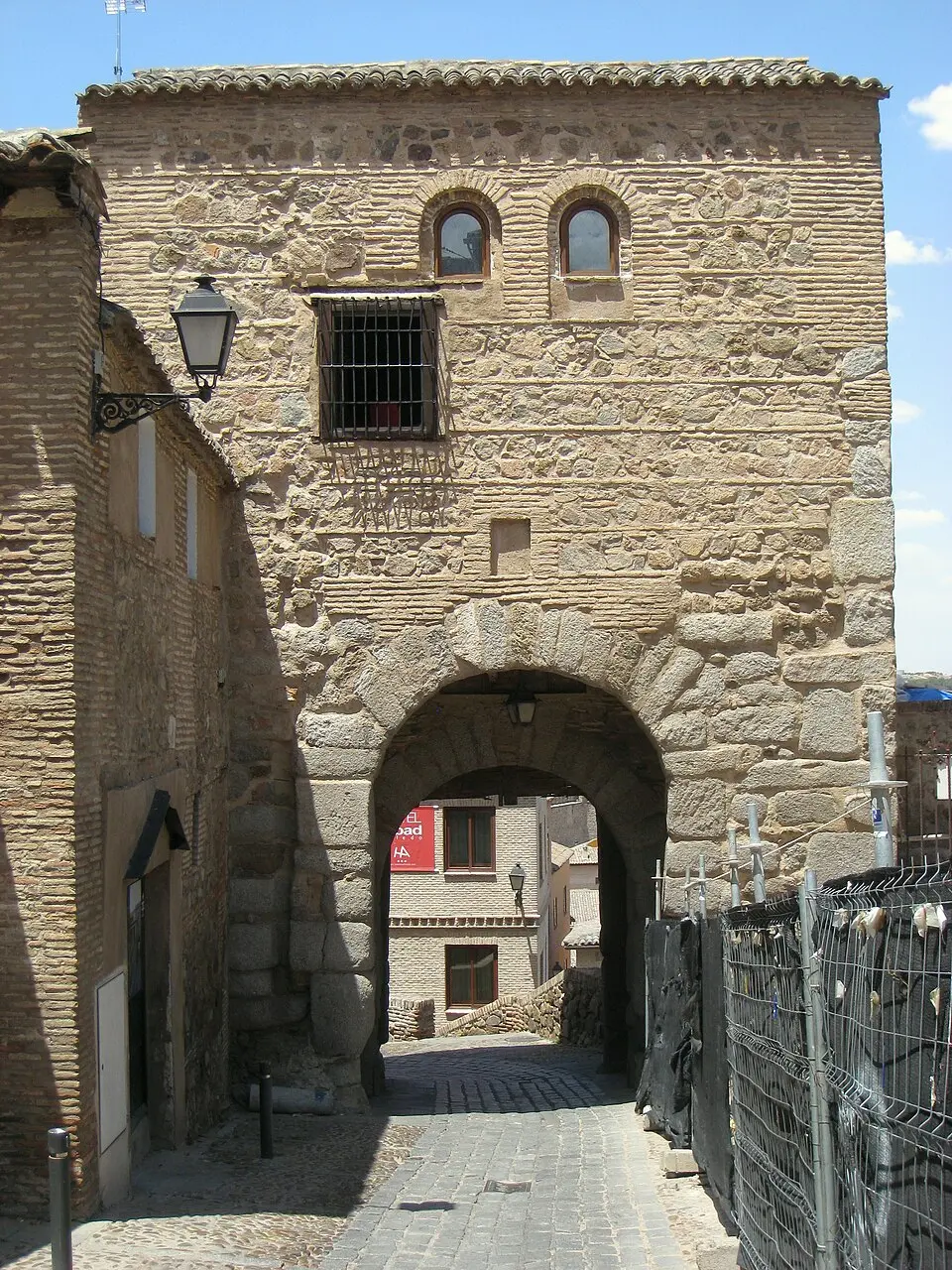 Puerta de Valmardón