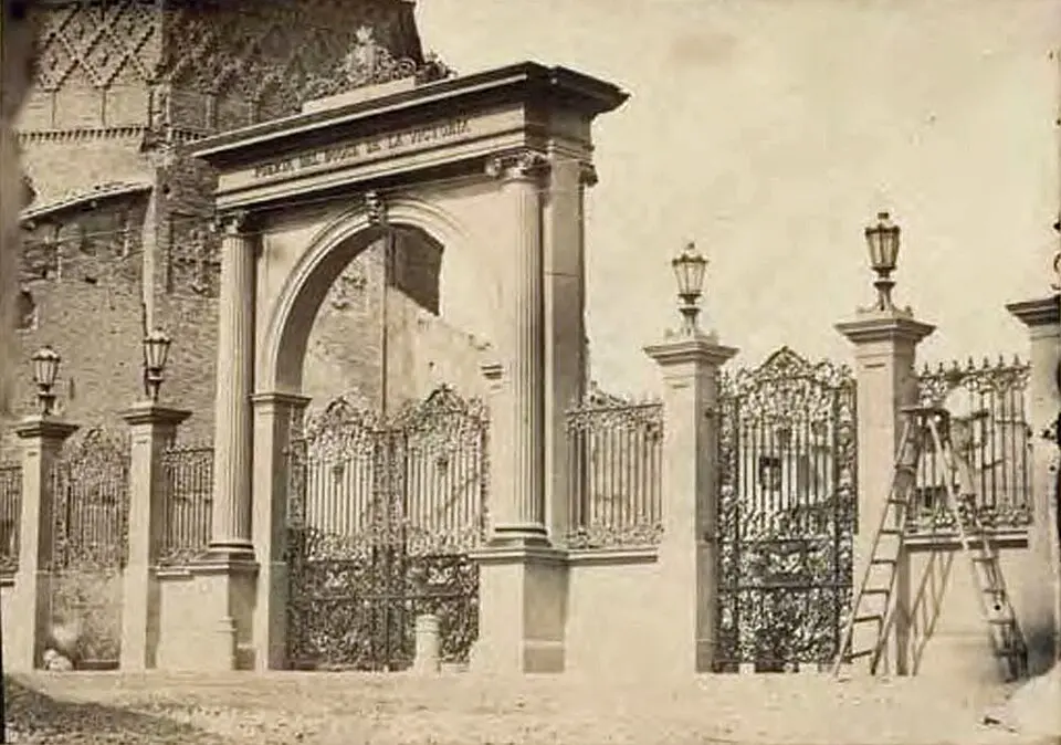 Puerta d'el Duque de la Vitoria