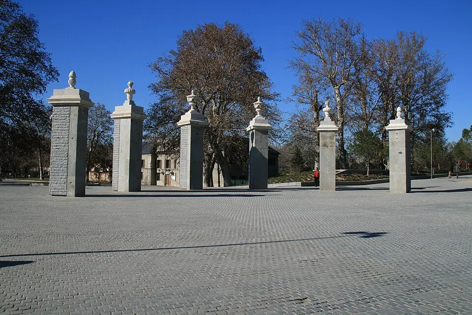 Puerta del Río