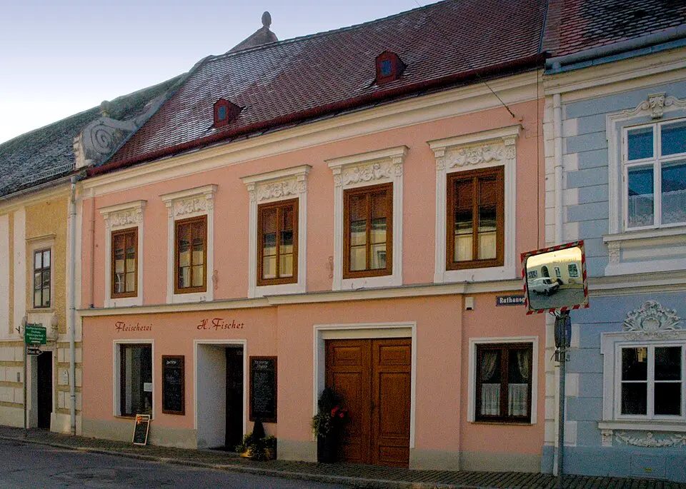 Wohn- und Geschäftshaus