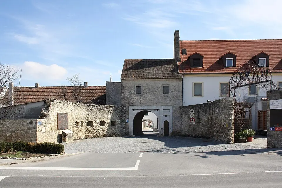Türkentor mit Zwingermauer