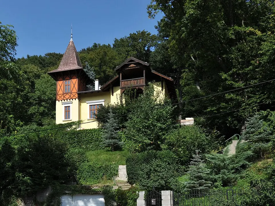Image: Ailura · CC BY-SA 3.0 Villa/Landhaus