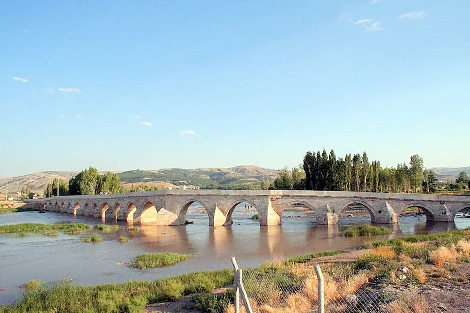 Eğri Köprü