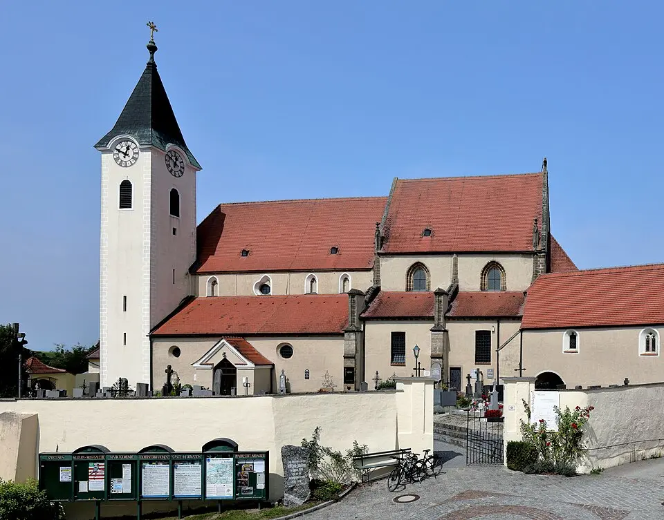 Image: C.Stadler/Bwag · CC BY-SA 4.0 Kath. Pfarrkirche hl. Margarethe, ehem. Kirche des Kollegiatstiftes