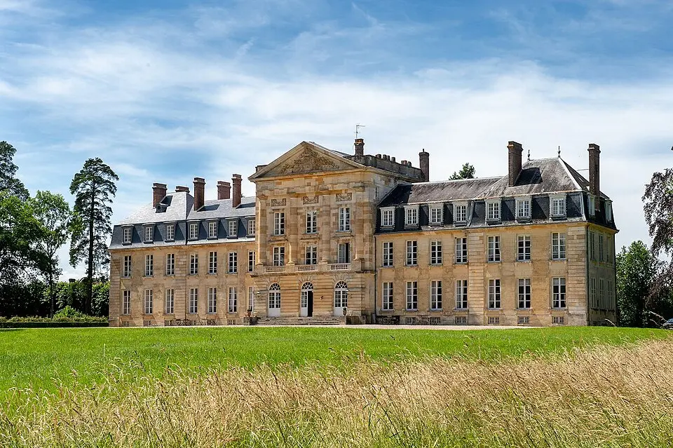 Image: Laccourudu61 · CC BY-SA 4.0 château de Courtomer