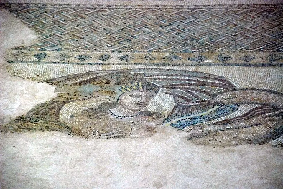 Habitación Nº 24 Mosaico de Leda, En Forma de T