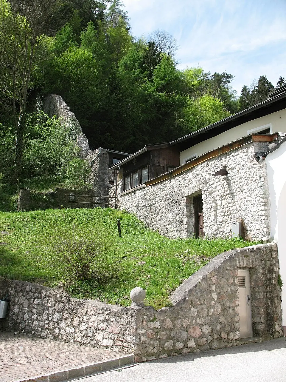 Immagine: Jürgele (talk) · CC BY-SA 3.0 AT Reste der Stadtmauer