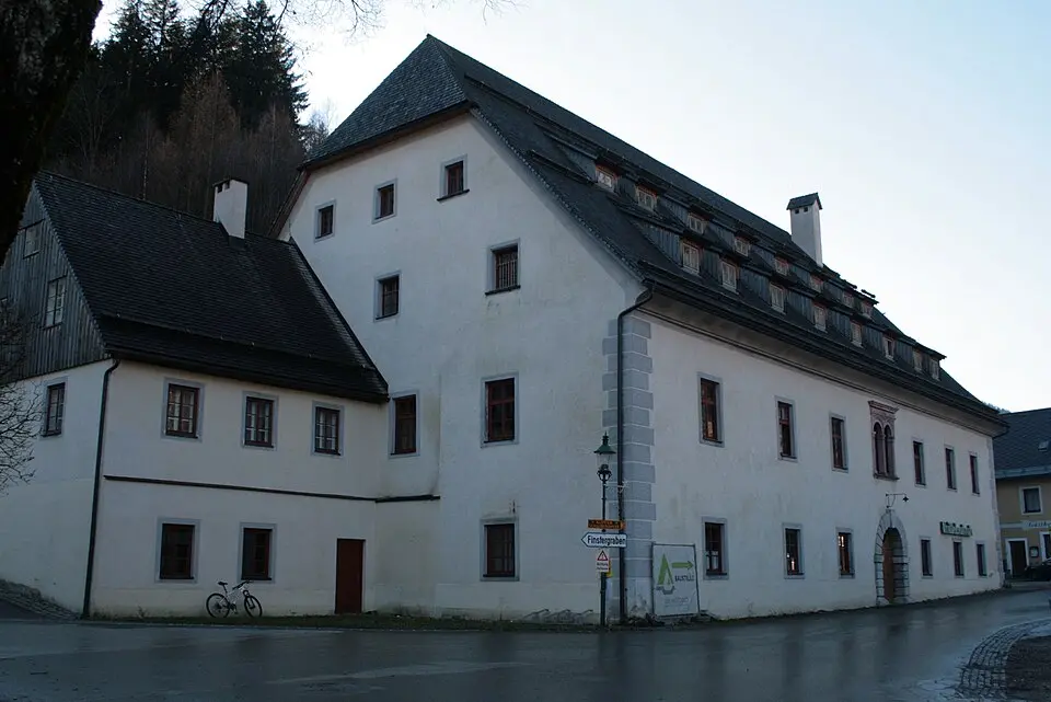 Ehem. Herrschaftshaus, sog. Großhaus