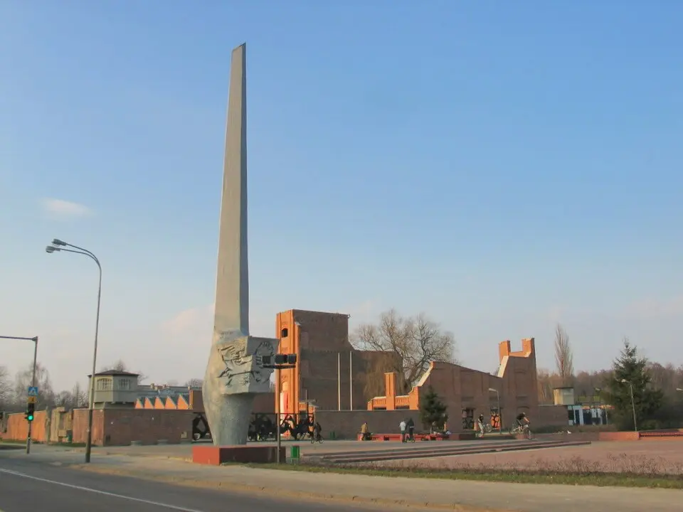Mauzoleum i muzeum na Radogoszczu