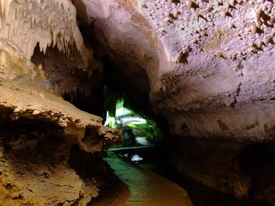 Image: Sawa · CC BY-SA 3.0 Rajko's Cave