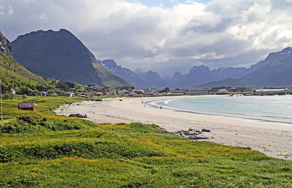 Flakstadøy