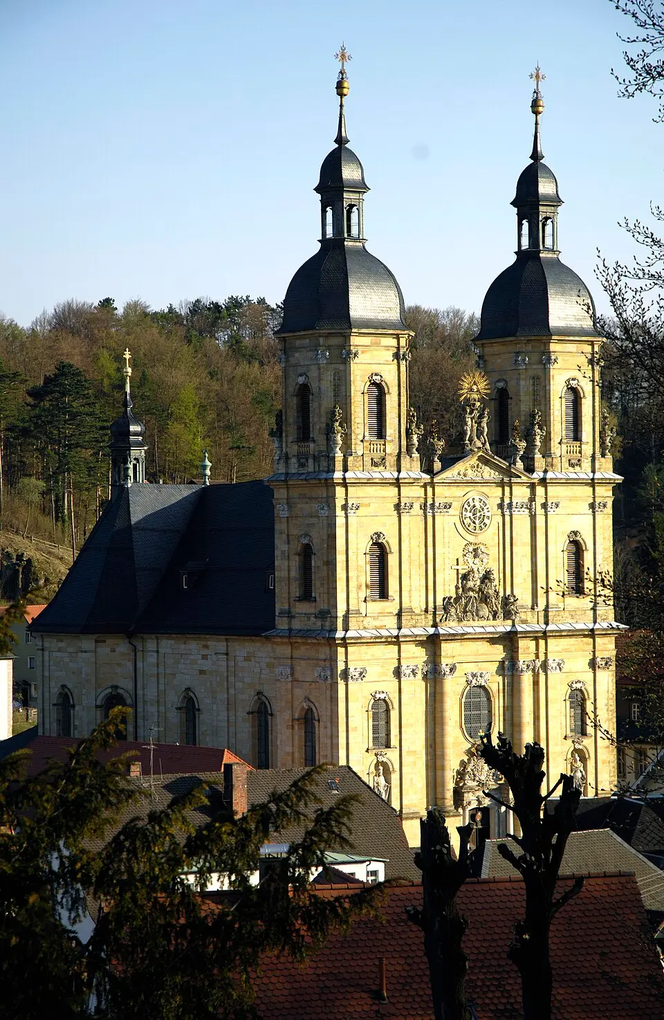 Obrázok: Varus111 · Public domain Dreifaltigkeitsbasilika in Gößweinstein