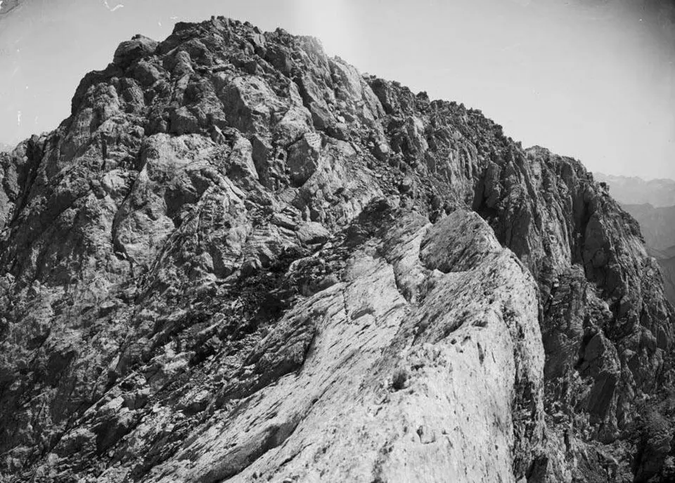 Image: Juli Soler i Santaló · Public domain Pico de Vallibierna