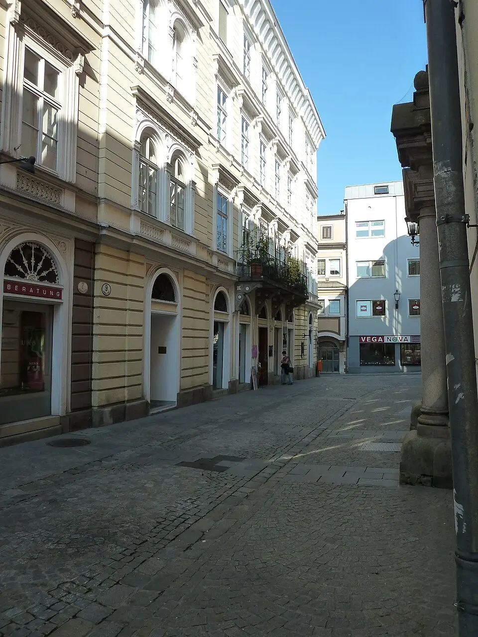 Rathausgasse 9, 11