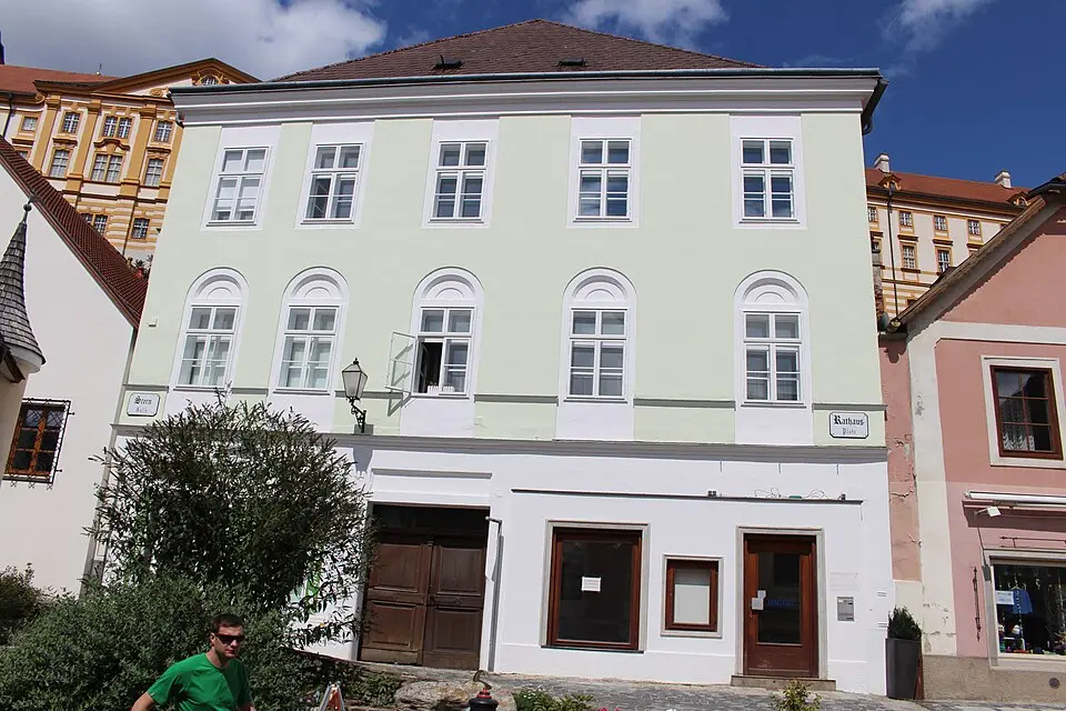 Rathausplatz 1