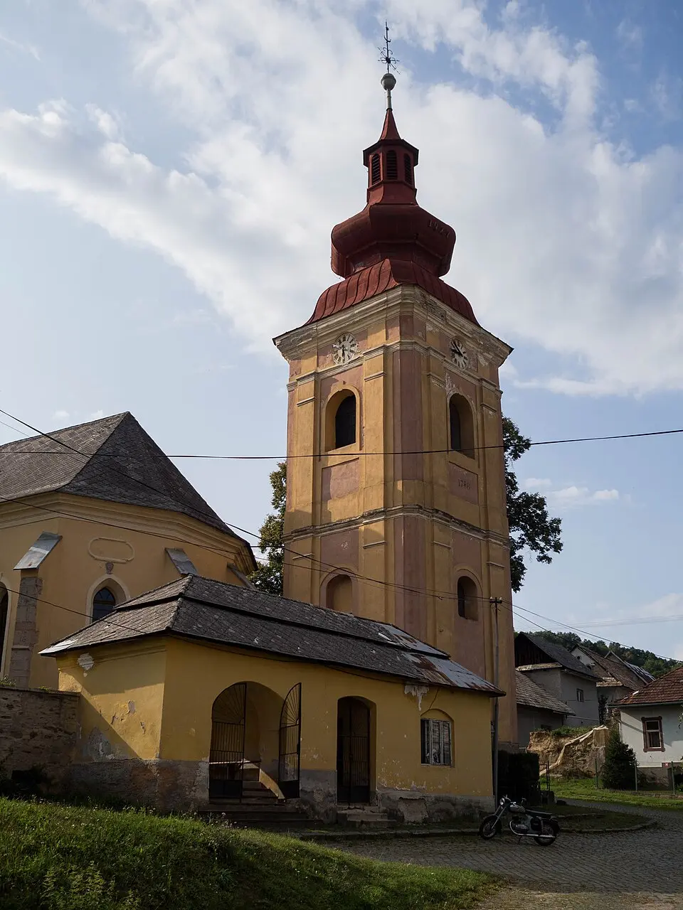 evanjelický kostol s areálom, veža