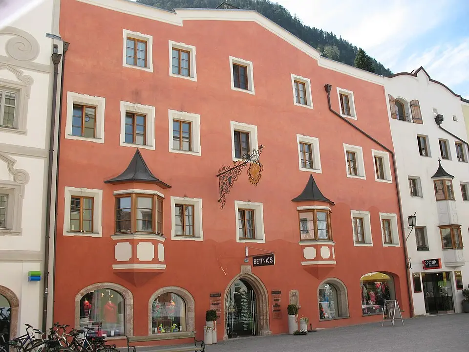 Obrázok: Jürgele (talk) · CC BY-SA 3.0 AT Ehem. Gasthof Goldener Adler