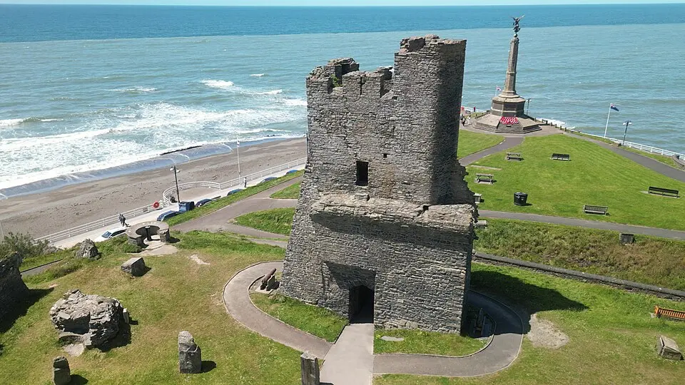 Slika: Llywelyn2000 · CC BY-SA 4.0 Aberystwyth Castle