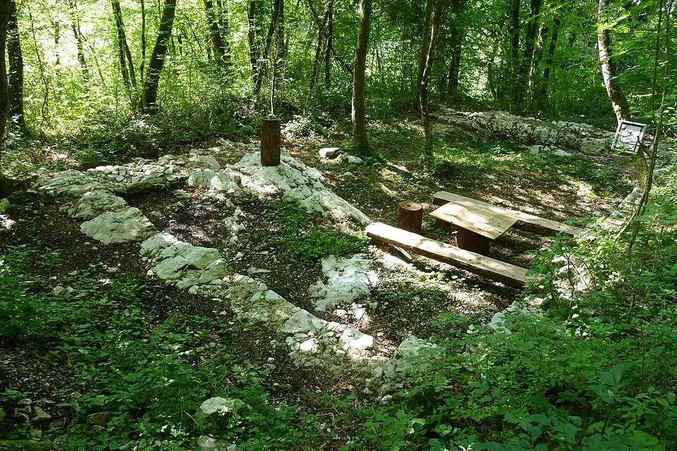 Obrázok: Hladnikm · CC BY-SA 4.0 Grad Kamen