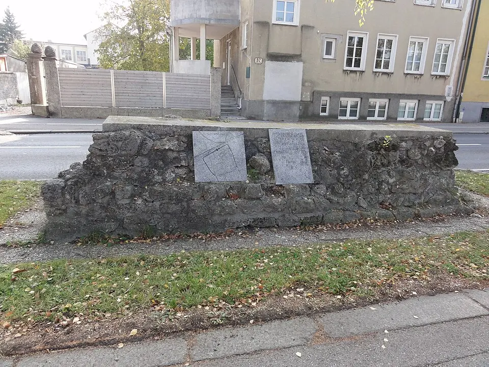 Turm der römischen Stadtbefestigung