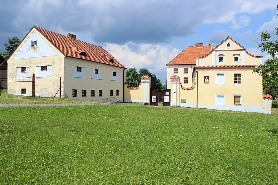 zámek Růžkovy Lhotice