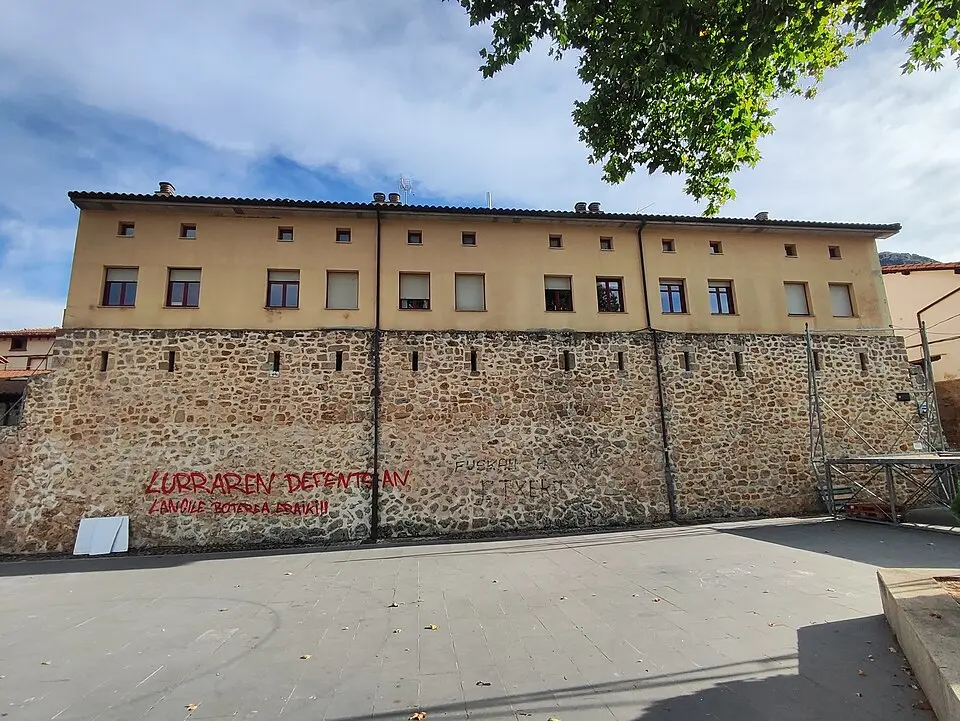 Muralla urbana de Bernedo